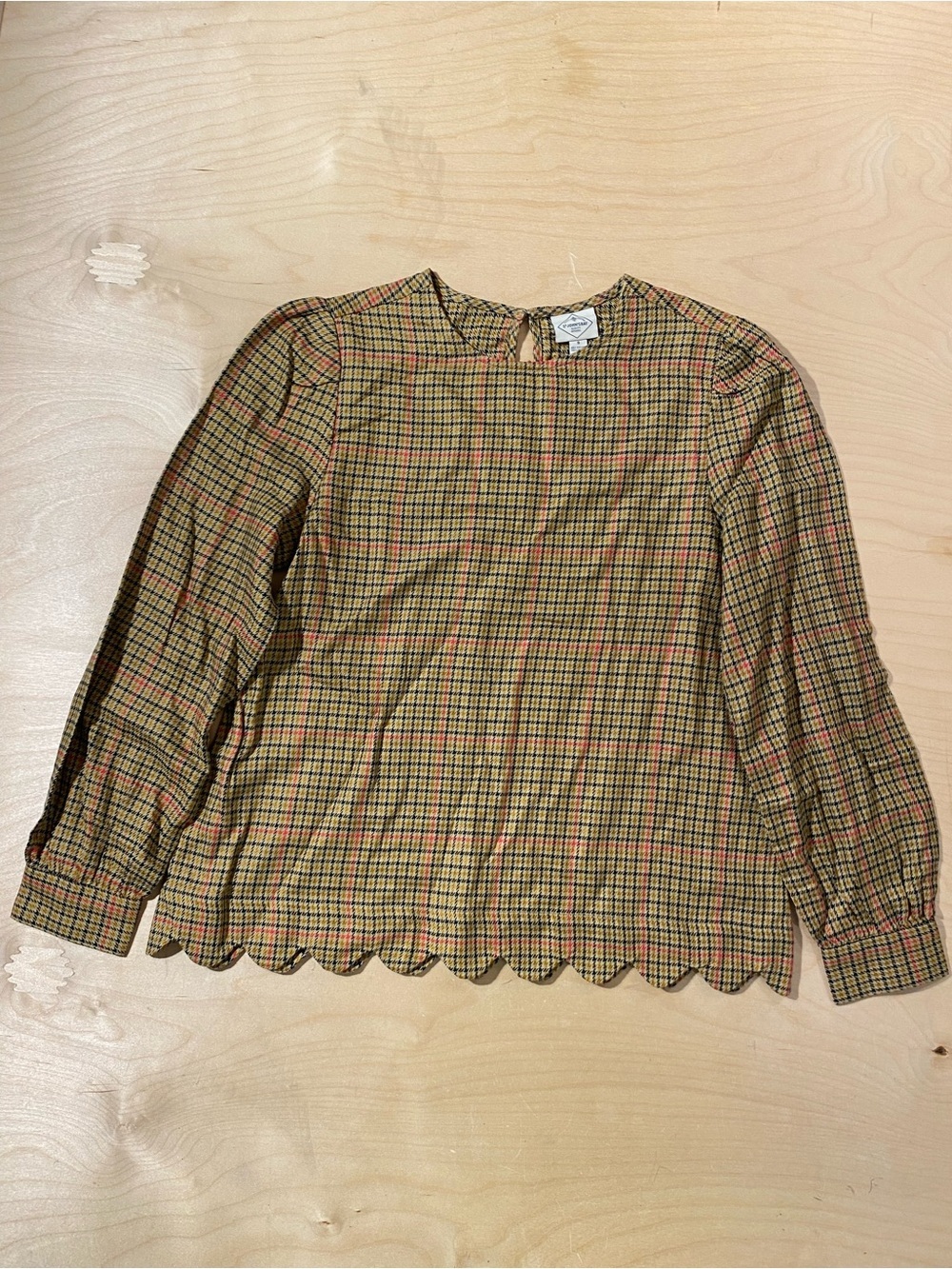St. John's Bay Tan Plaid Scallop Hem Long Sleeve Blouse Small (RT)